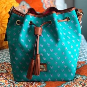 NWT Dooney & Bourke Kendall logo bag